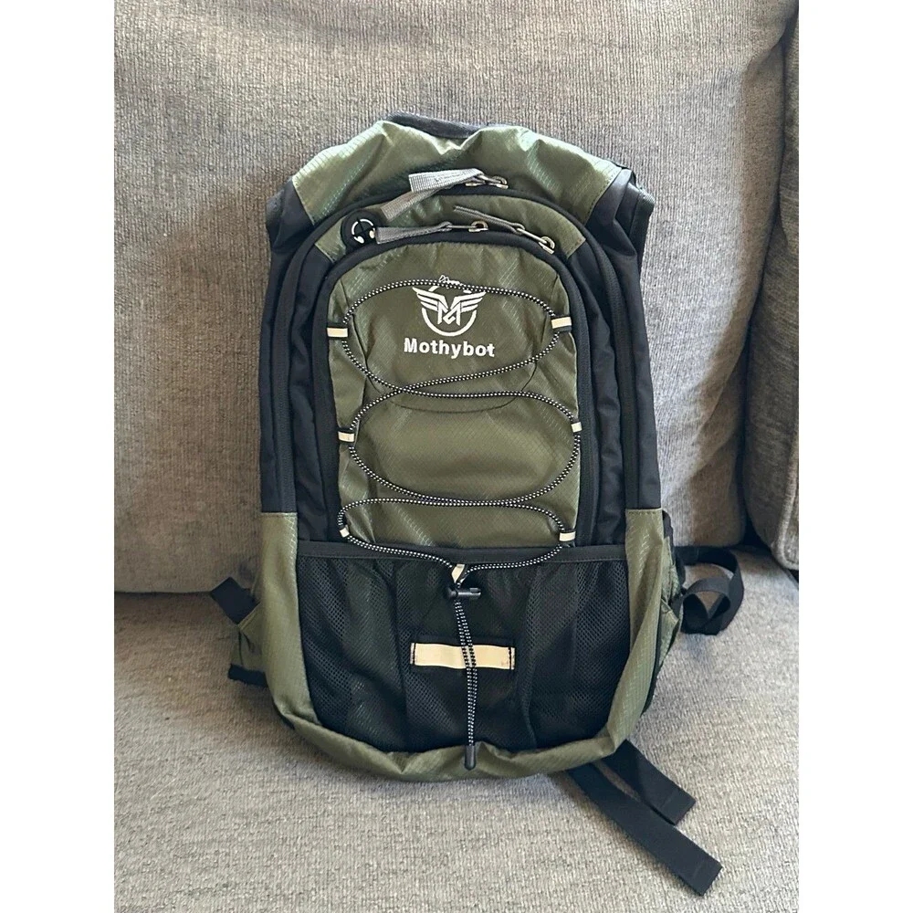 Mothybot Outdoor Durable Water Resistant Nylon Insulated Hydration Backpack